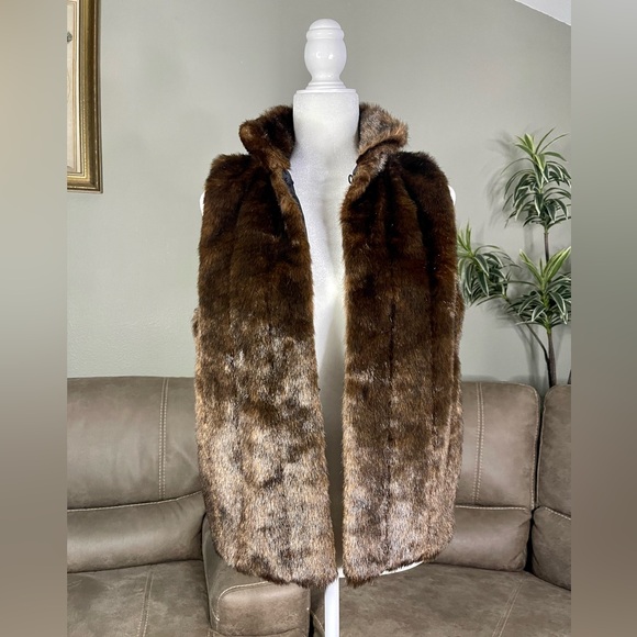 Jones New York Signature Petite Faux Fur Vest Sz PM - Picture 3 of 16